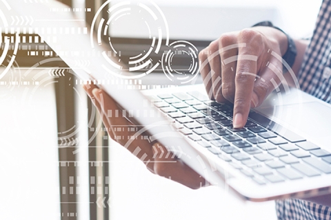 Doigt qui touche l'ordinateur, digitalisation, automatique, document, proces