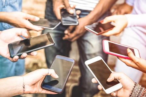 ands detail sharing content on social network with mobile smart phone 