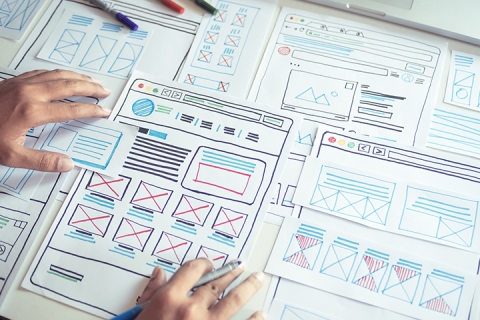 Concepteur de site Web Conception créative application développeur développement brouillon dessin modèle mise en page prototype framework wireframe design studio